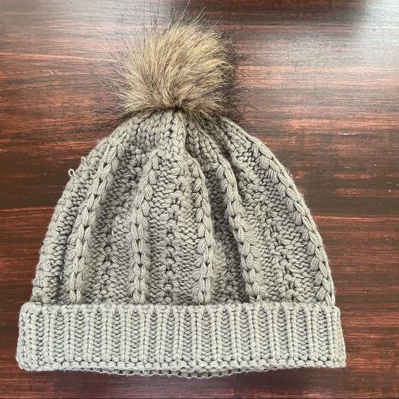 Grey knit Pom beanie - Picture 4 of 4